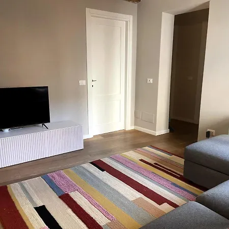 Artist Refuge In Centre Apartment